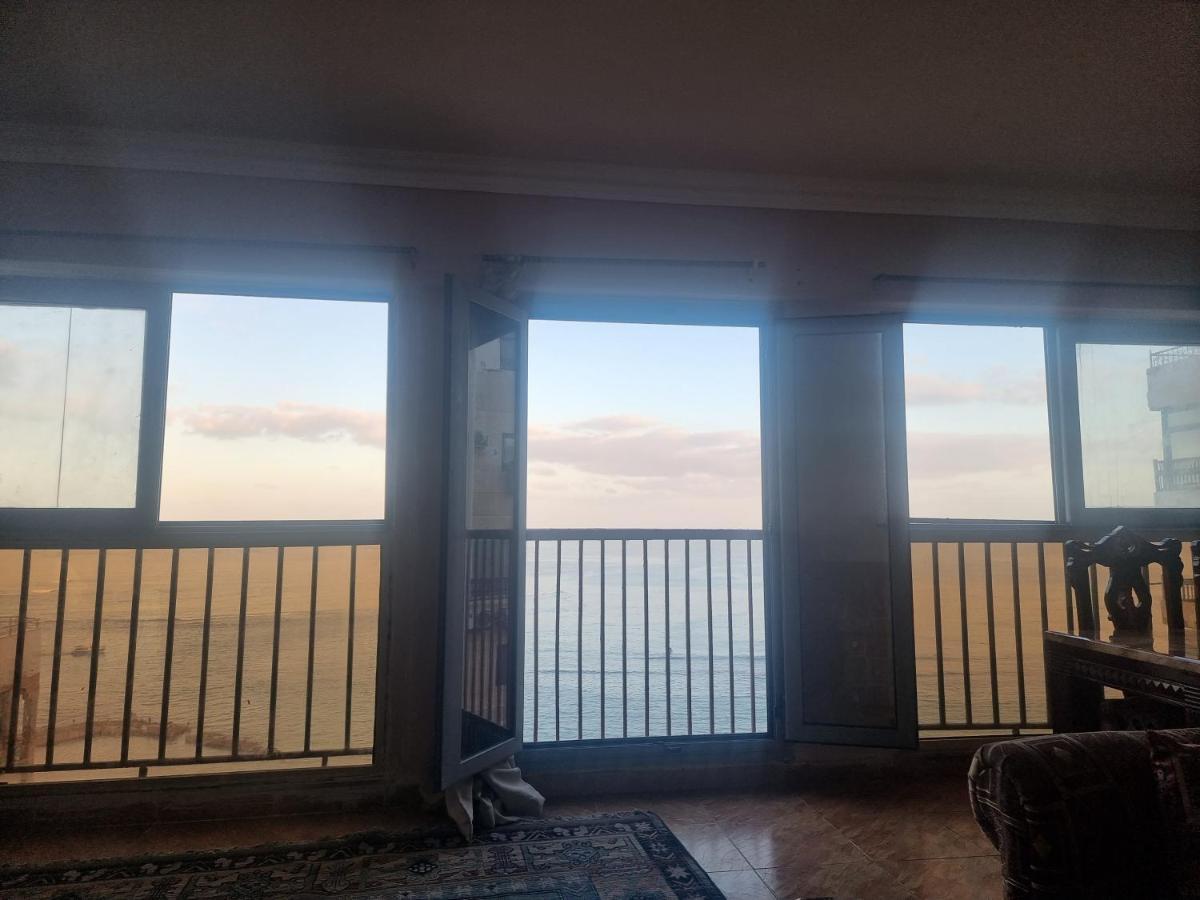 Panoramic Sea View Zamzm Flat Miami Family شقة فندقية زمزم بانورما بشاطئ ميامي - الاسكندرية صف اول مباشر علي بحر - عائلات فقط อเล็กซานเดรีย ภายนอก รูปภาพ